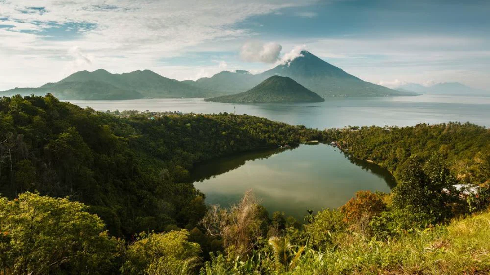 Jejak Sejarah dan Keindahan: Ternate dan Tidore, Duo Pulau Bersaudara